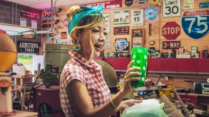 Phim Swap Shop: Chợ vô tuyến - Swap Shop (2021)